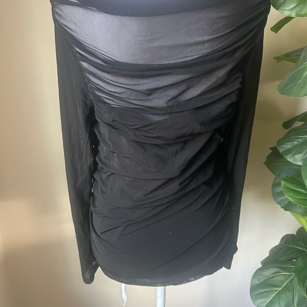Elegant Black Long Sleeve Women's Top - Picture 15 of 16